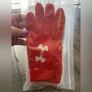 🆕 Under Armour football gloves